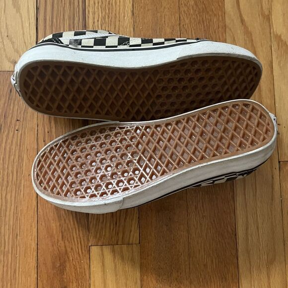 VANS WOMEN'S CLASSIC TENNIS SHOES BLACK WHITE CHECKERS SIZE 7 - Picture 7 of 12